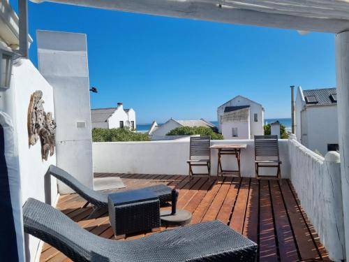 Photo of Others in Paternoster