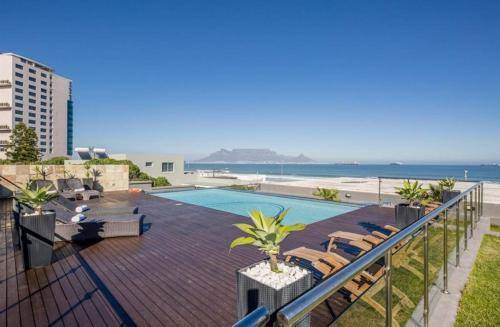 Photo of Others in Bloubergstrand