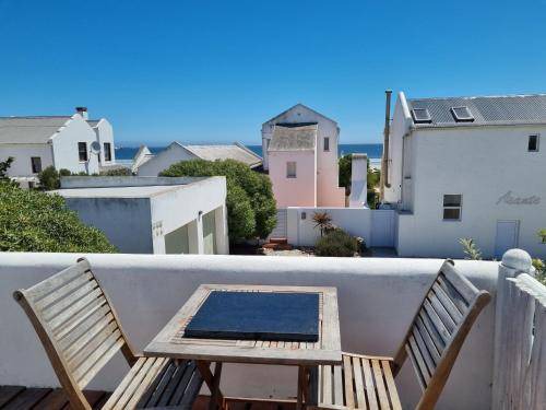 Photo of Others in Paternoster