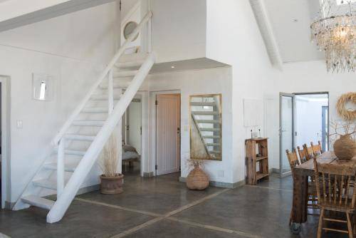 Photo of Others in Paternoster