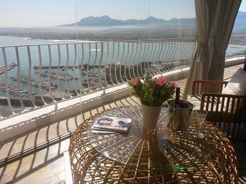 Photo of Patio Balcony in Mountainside