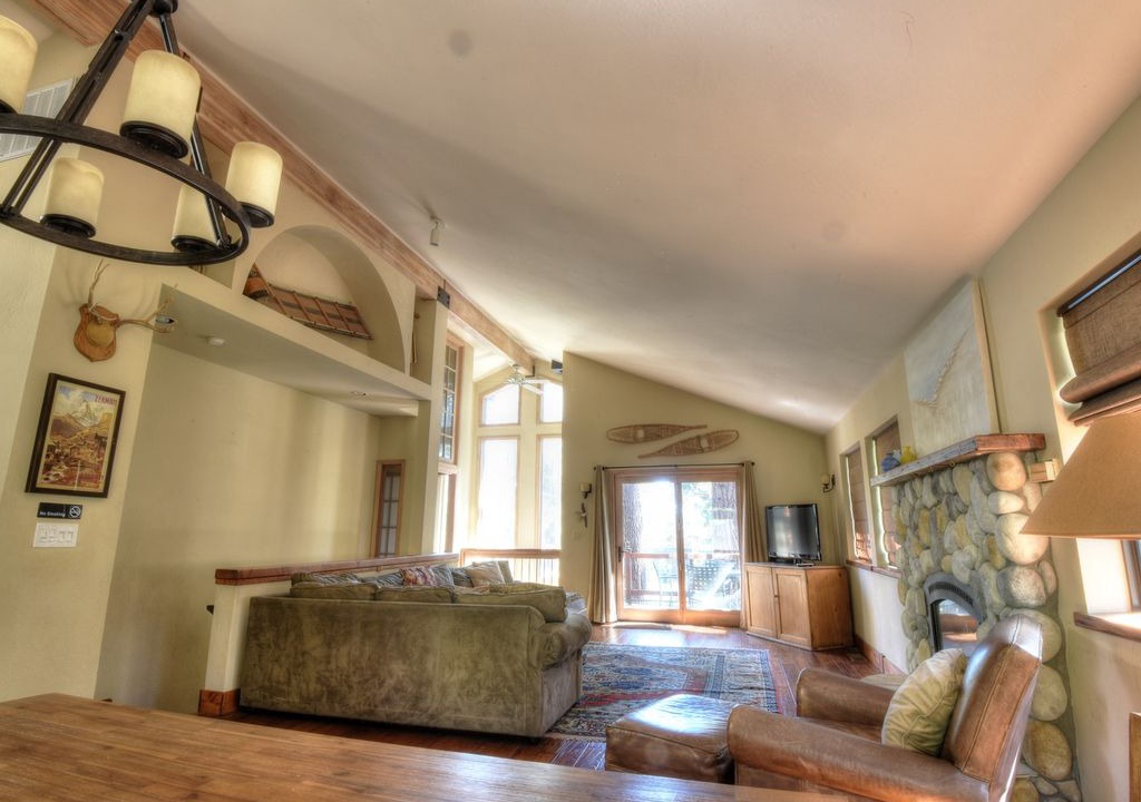 Photo of Livingroom in Brockway