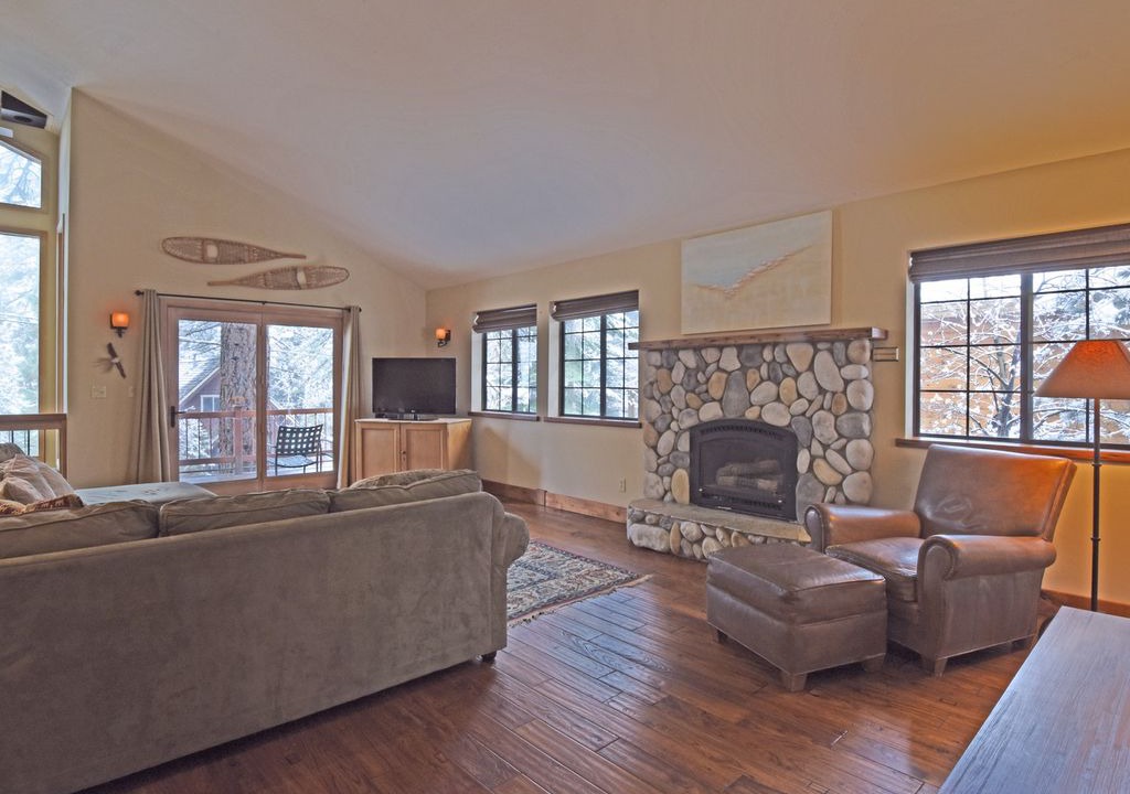 Photo of Livingroom in Brockway