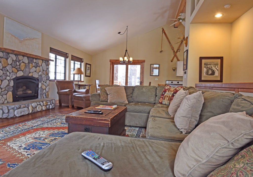 Photo of Livingroom in Brockway
