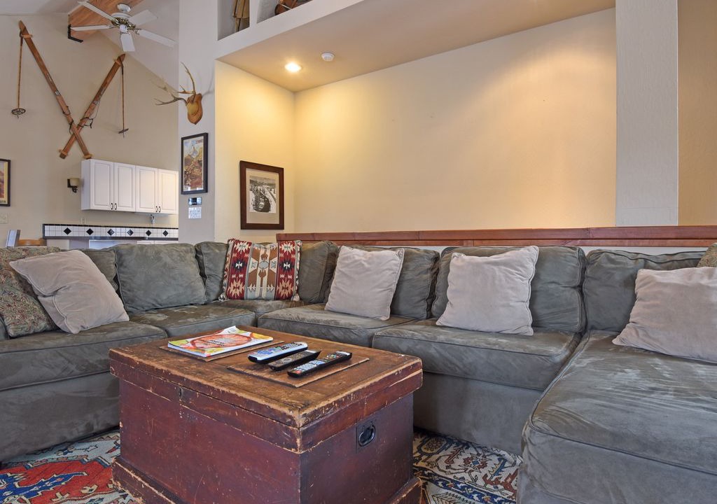 Photo of Livingroom in Brockway