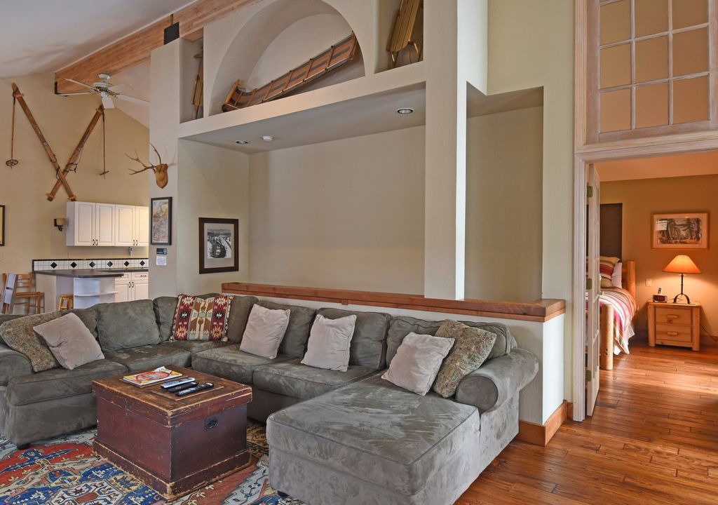 Photo of Livingroom in Brockway