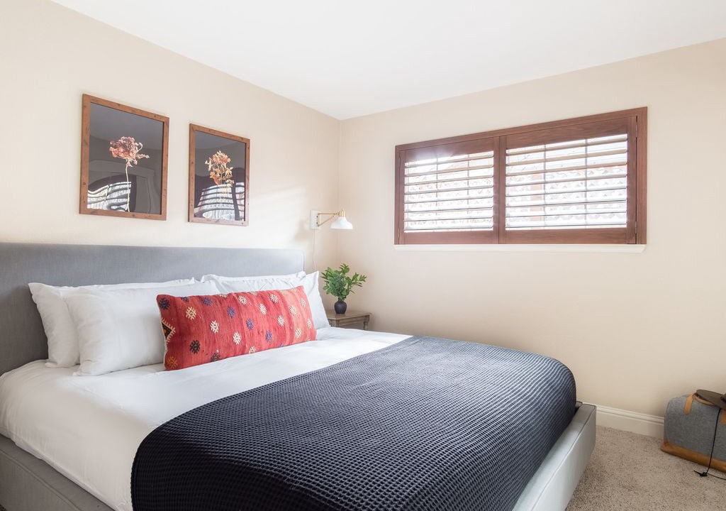 Photo of Bedroom in North Junior College Neighborhood Association