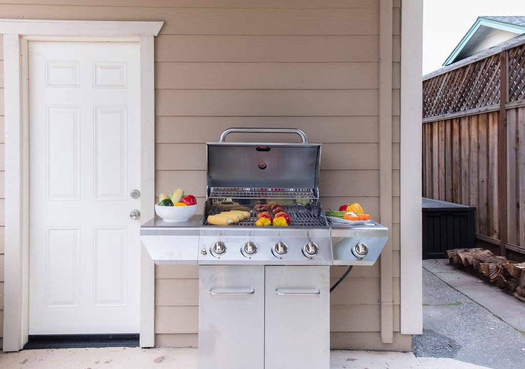 Photo of Kitchen in North Junior College Neighborhood Association