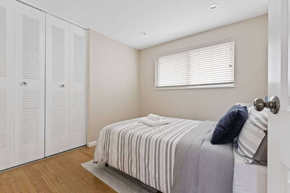 Photo of Bedroom in Westlake