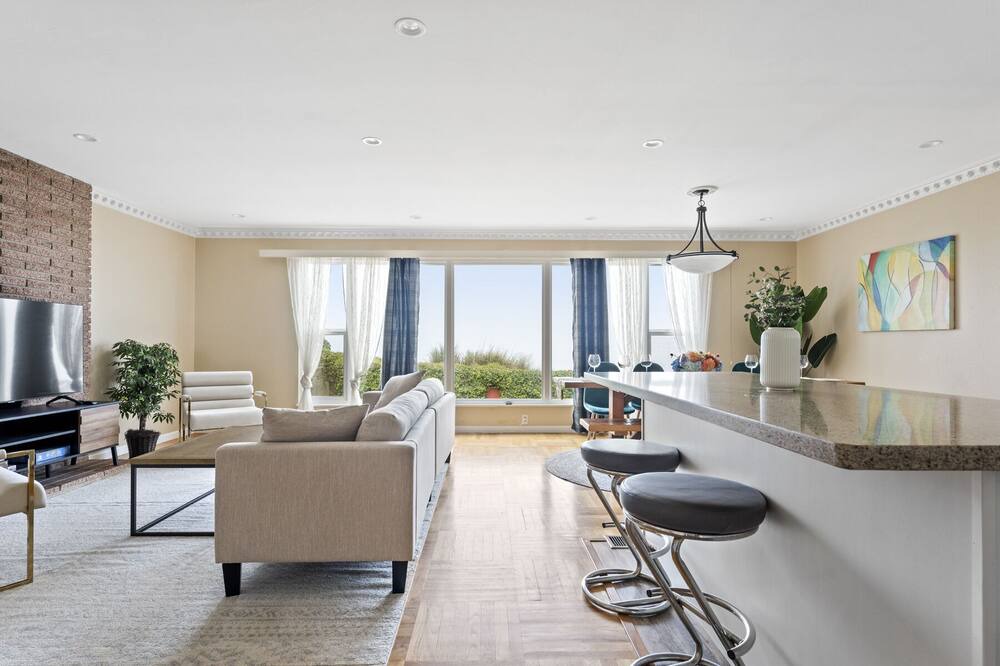 Photo of Bedroom in Westlake