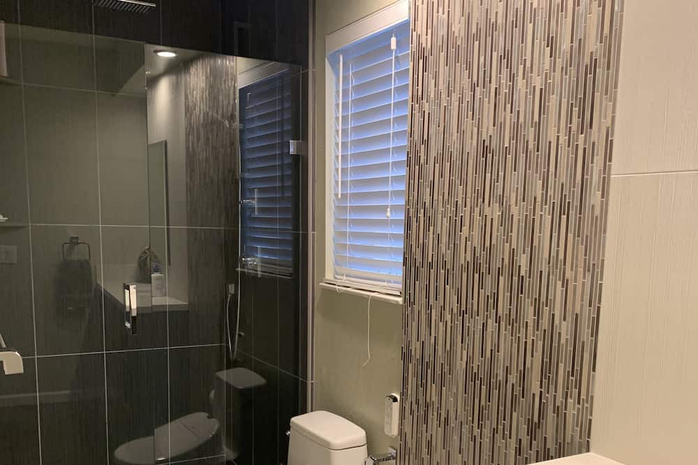 Photo of Bathroom in Loyola