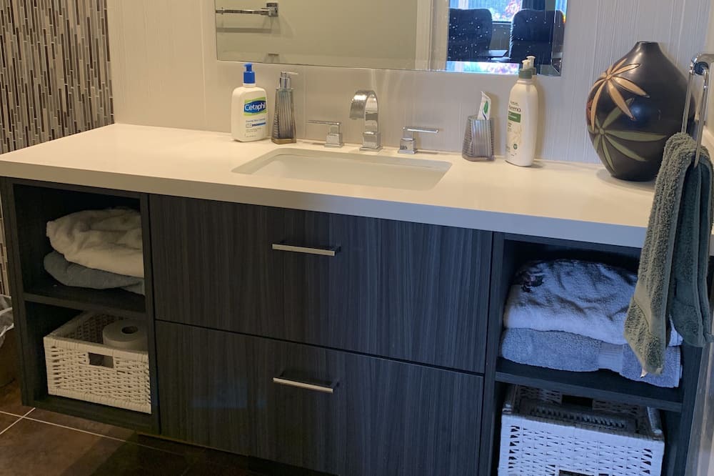Photo of Bathroom in Loyola