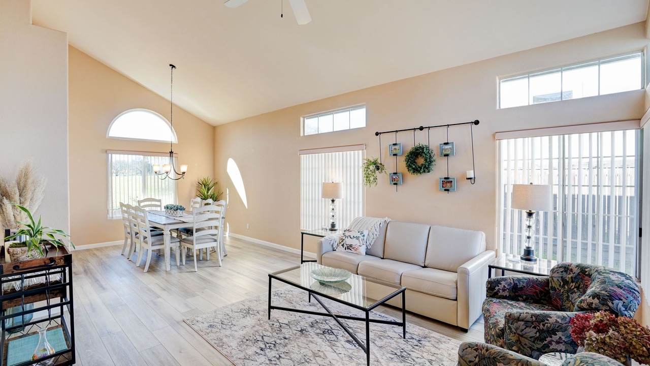 Photo of Livingroom in Windsor
