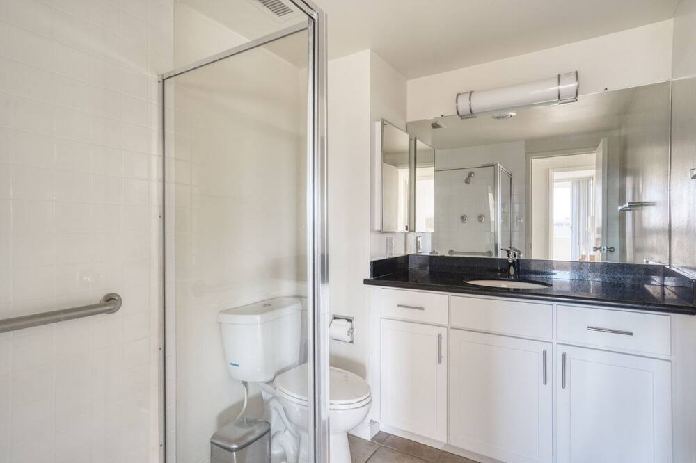 Photo of Bathroom in Central San Mateo