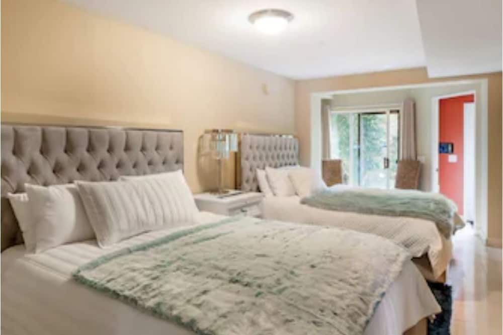 Photo of Bedroom in Marina District