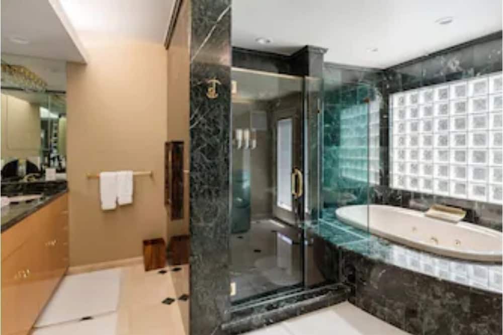 Photo of Bathroom in Marina District
