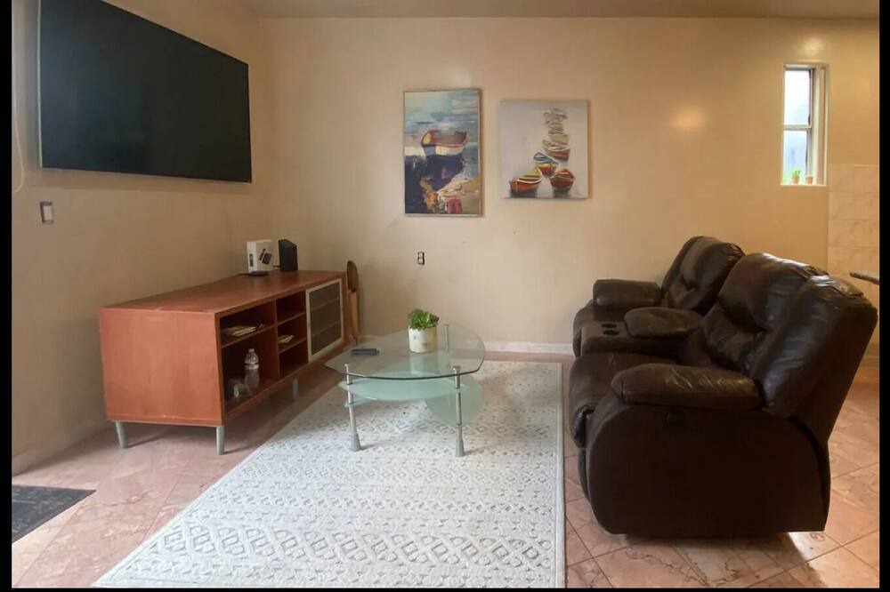 Photo of Livingroom in Daly City