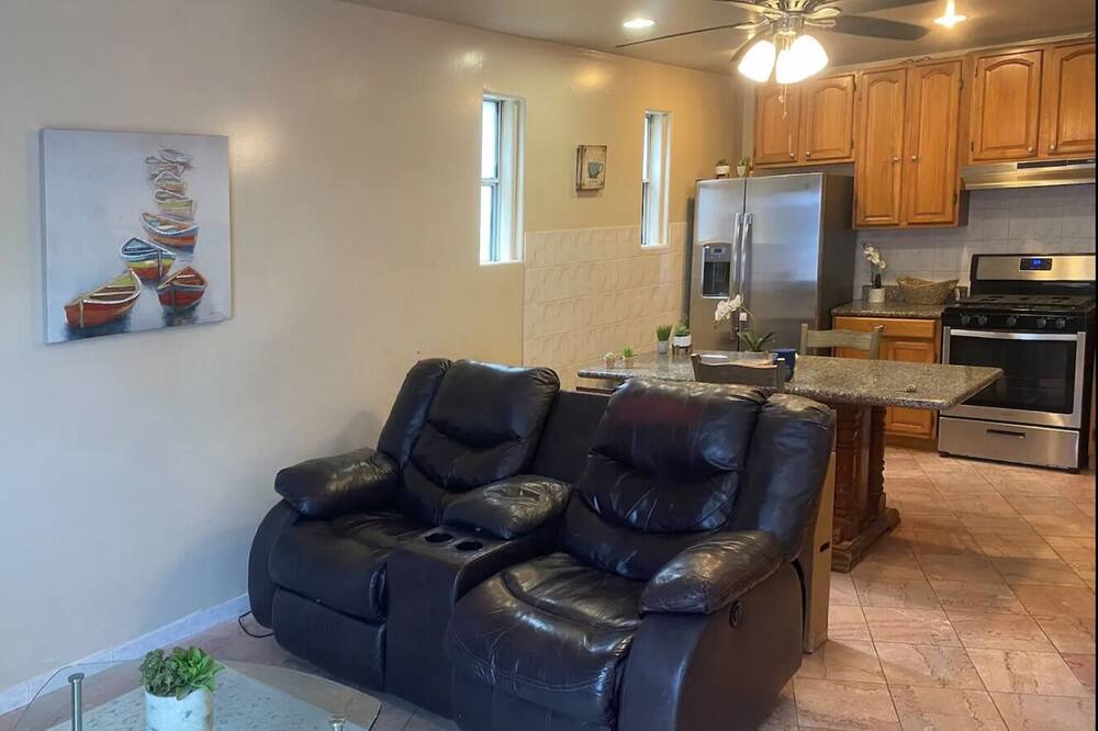Photo of Livingroom in Daly City