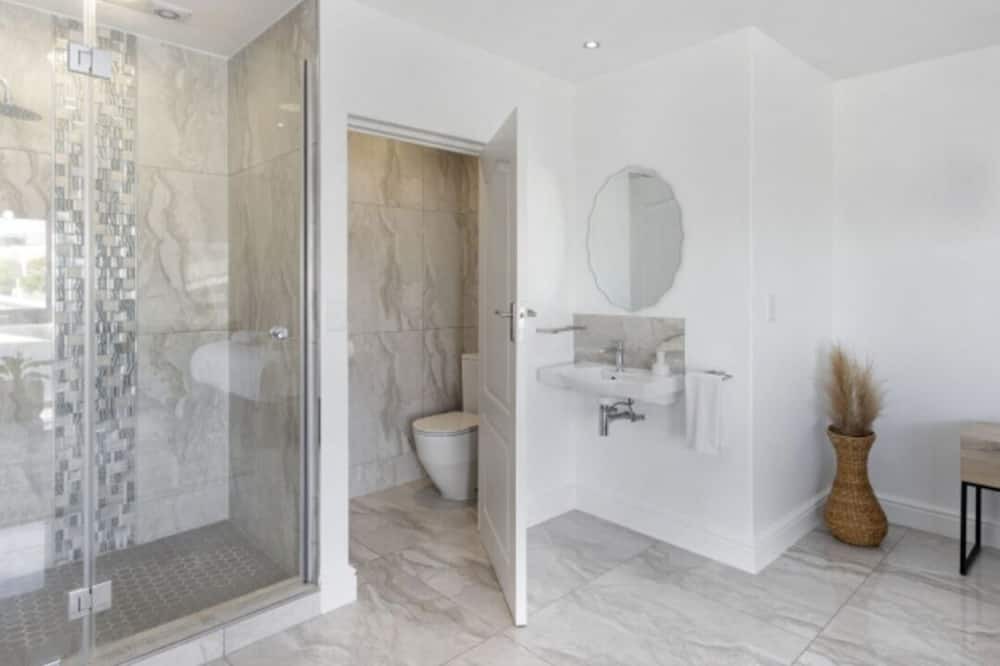 Photo of Bathroom in Bloubergstrand
