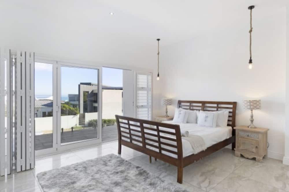 Photo of Bedroom in Bloubergstrand