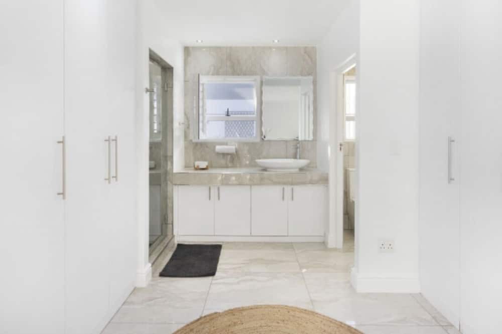 Photo of Bathroom in Bloubergstrand
