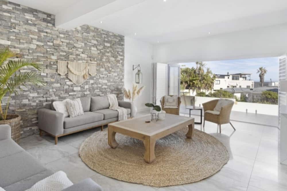 Photo of Livingroom in Bloubergstrand