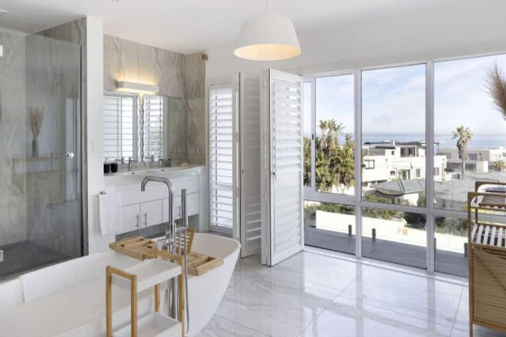 Photo of Kitchen in Bloubergstrand