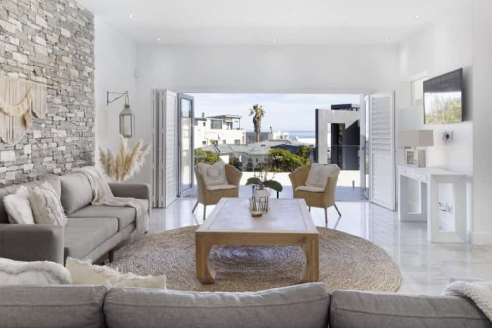 Photo of Livingroom in Bloubergstrand