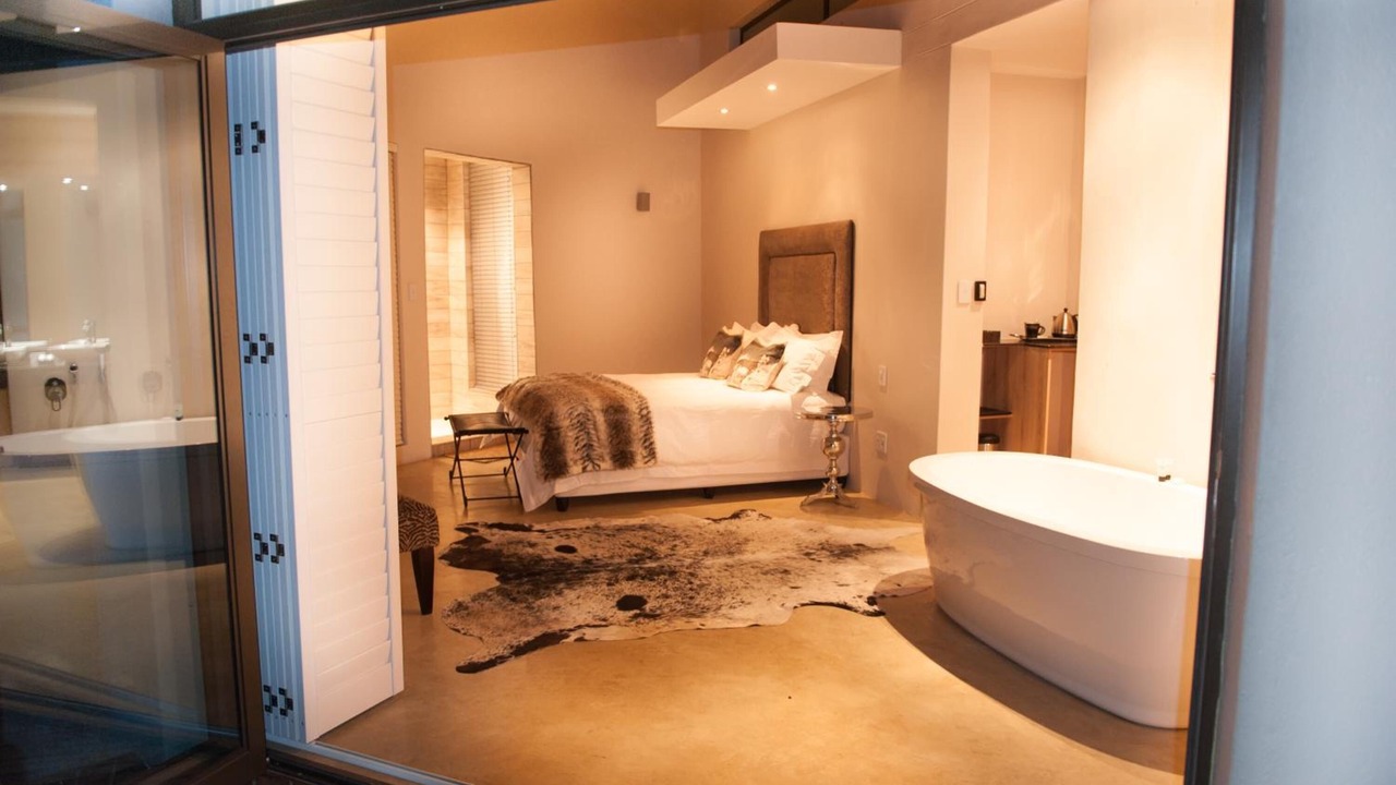 Photo of Bedroom in Thorny Bush Game Reserve
