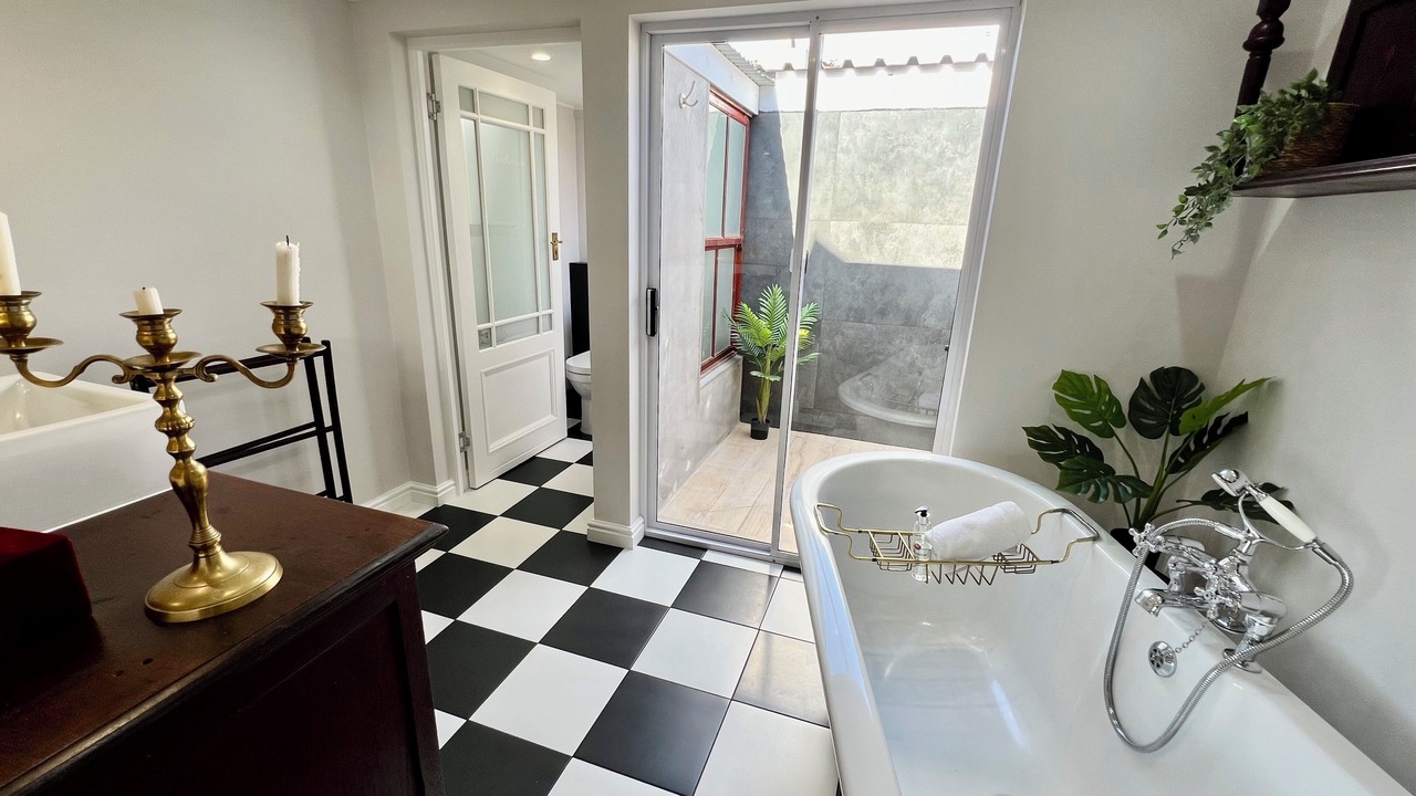 Photo of Bathroom in Shelley Point