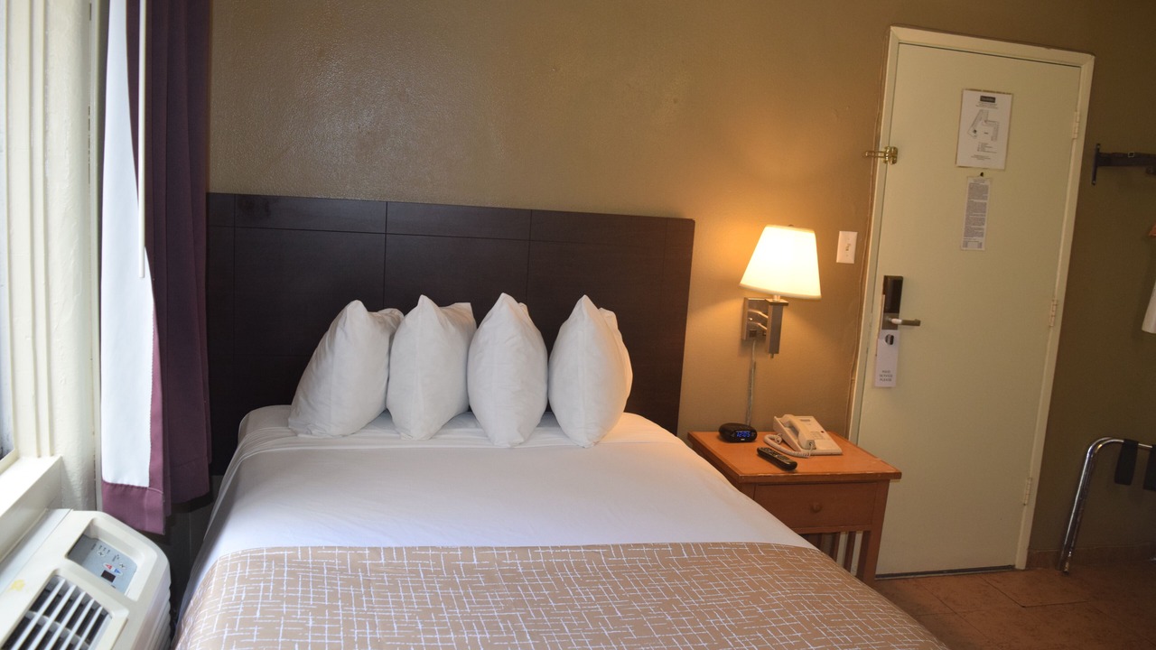 Photo of Bedroom in Hayes Valley