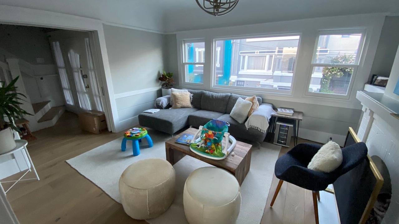 Photo of Livingroom in College Hill