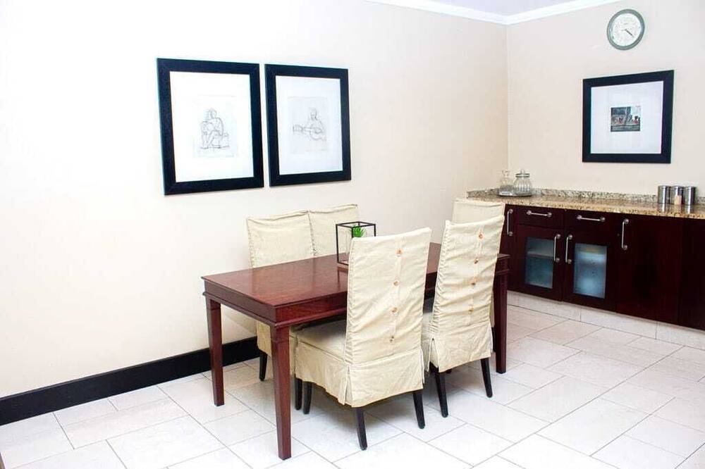 Photo of Livingroom in Sandown