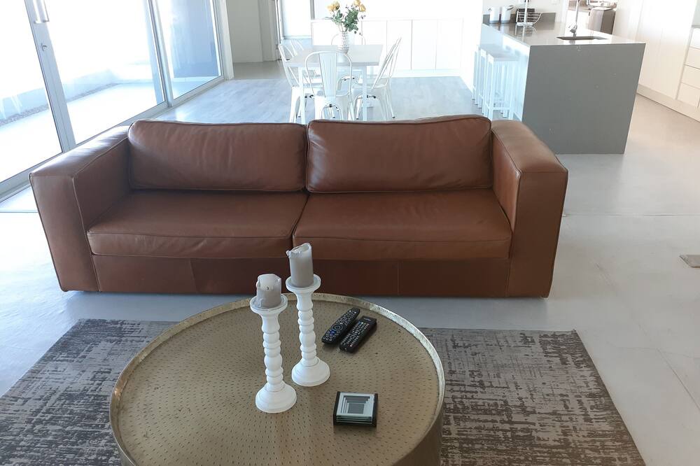 Photo of Livingroom in Pinnacle Point