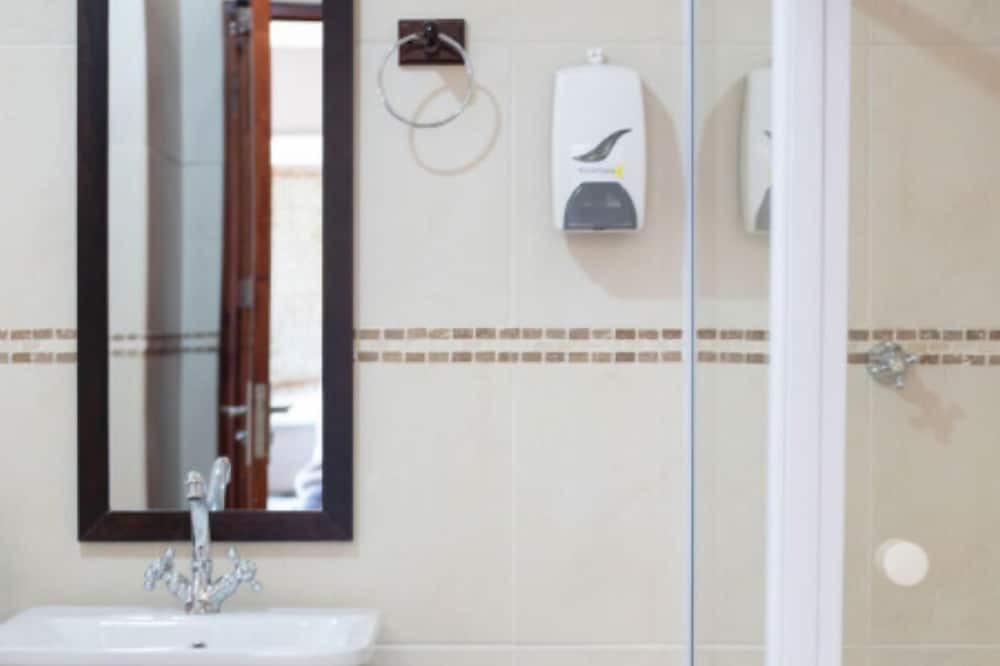 Photo of Bathroom in Universitas