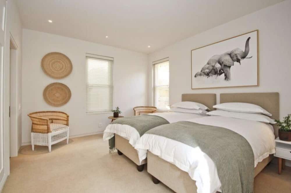 Photo of Bedroom in Steenberg Estate