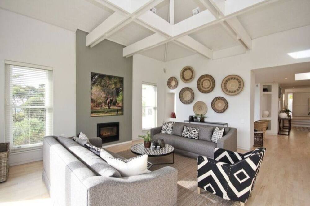 Photo of Livingroom in Steenberg Estate