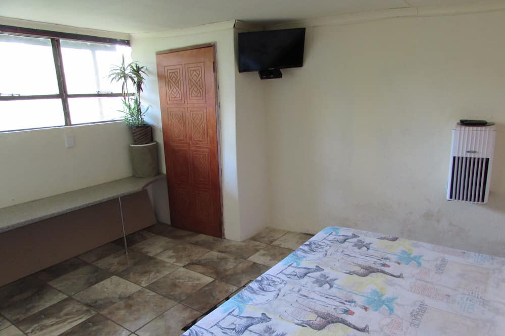 Photo of Bedroom in Thorny Bush Game Reserve