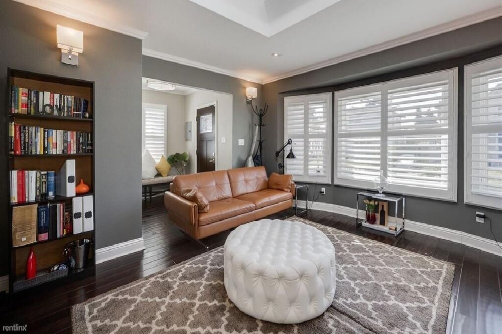 Photo of Livingroom in South Berkeley