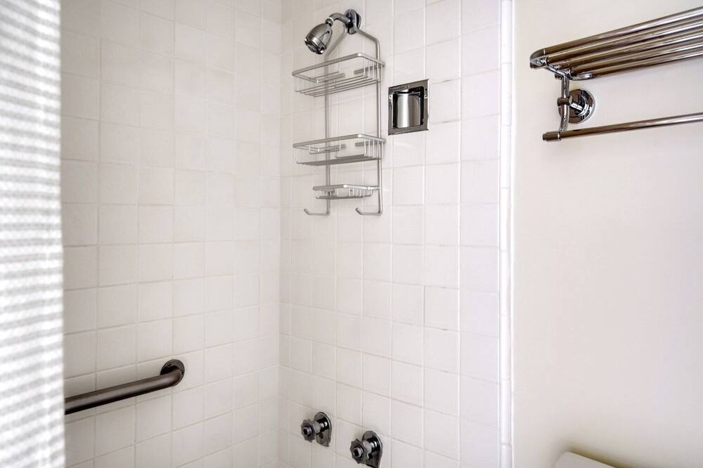Photo of Bathroom in Central San Mateo