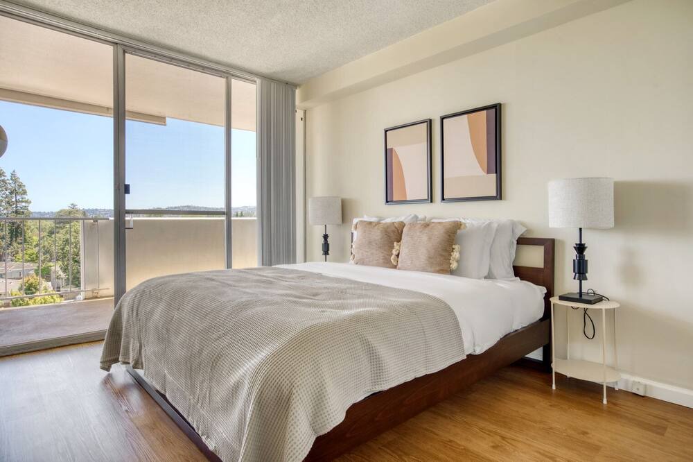 Photo of Bedroom in Central San Mateo