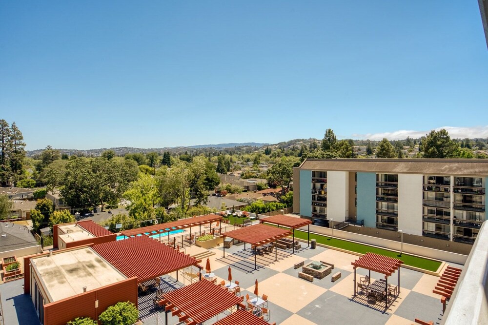 Photo of Patio Balcony in Central San Mateo
