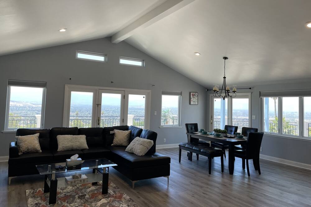 Photo of Livingroom in Evergreen