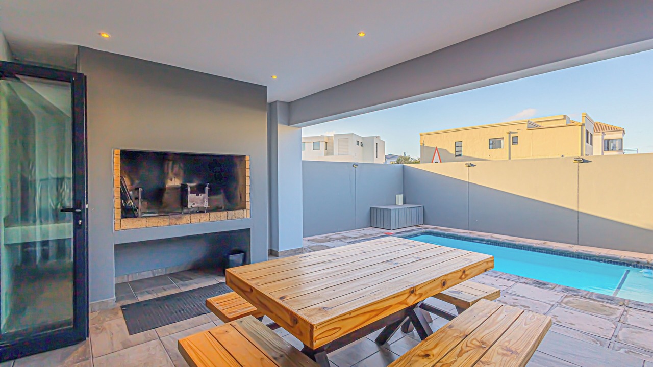 Photo of Patio Balcony in Calypso Beach