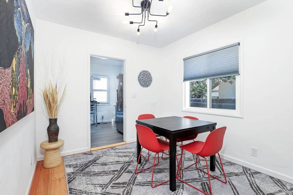 Photo of Bedroom in Oakland