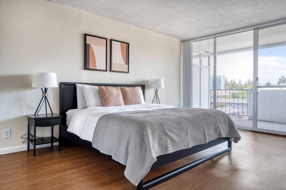 Photo of Bedroom in Central San Mateo