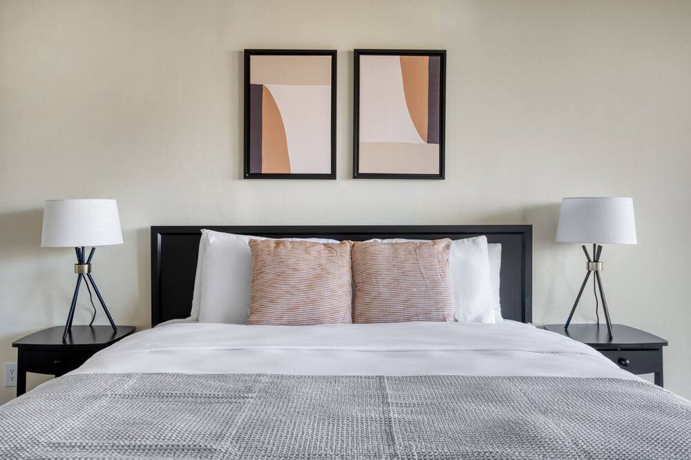 Photo of Bedroom in Central San Mateo