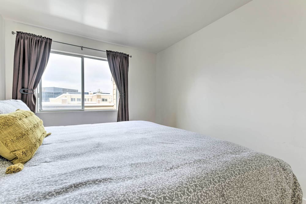 Photo of Bedroom in Emeryville