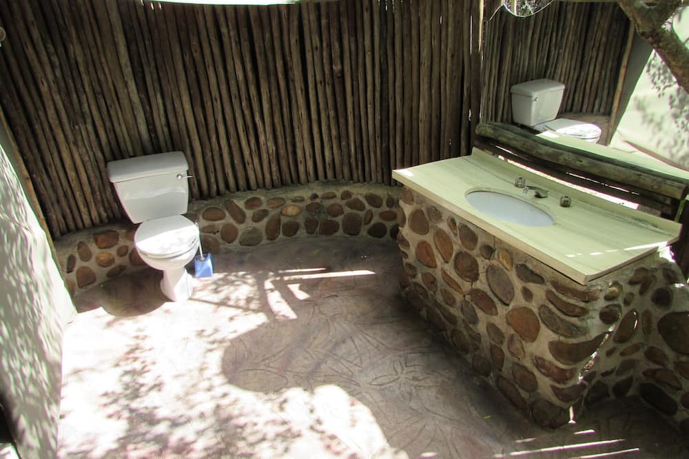 Photo of Bathroom in Thorny Bush Game Reserve
