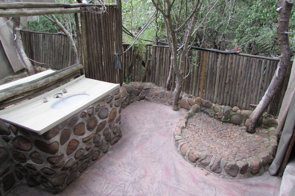 Photo of Bathroom in Thorny Bush Game Reserve